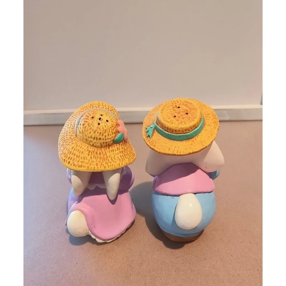 Vintage Easter Bunny Salt and‎ Pepper Shakers Pastel Rabbit Set 3.5 Inch